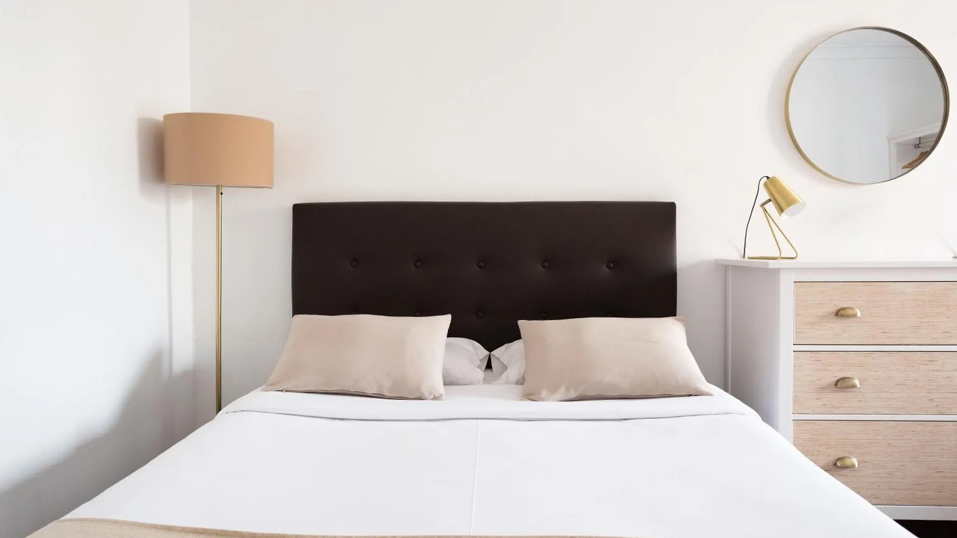 Sunny Rooms Bcn Barcelona Hostel
