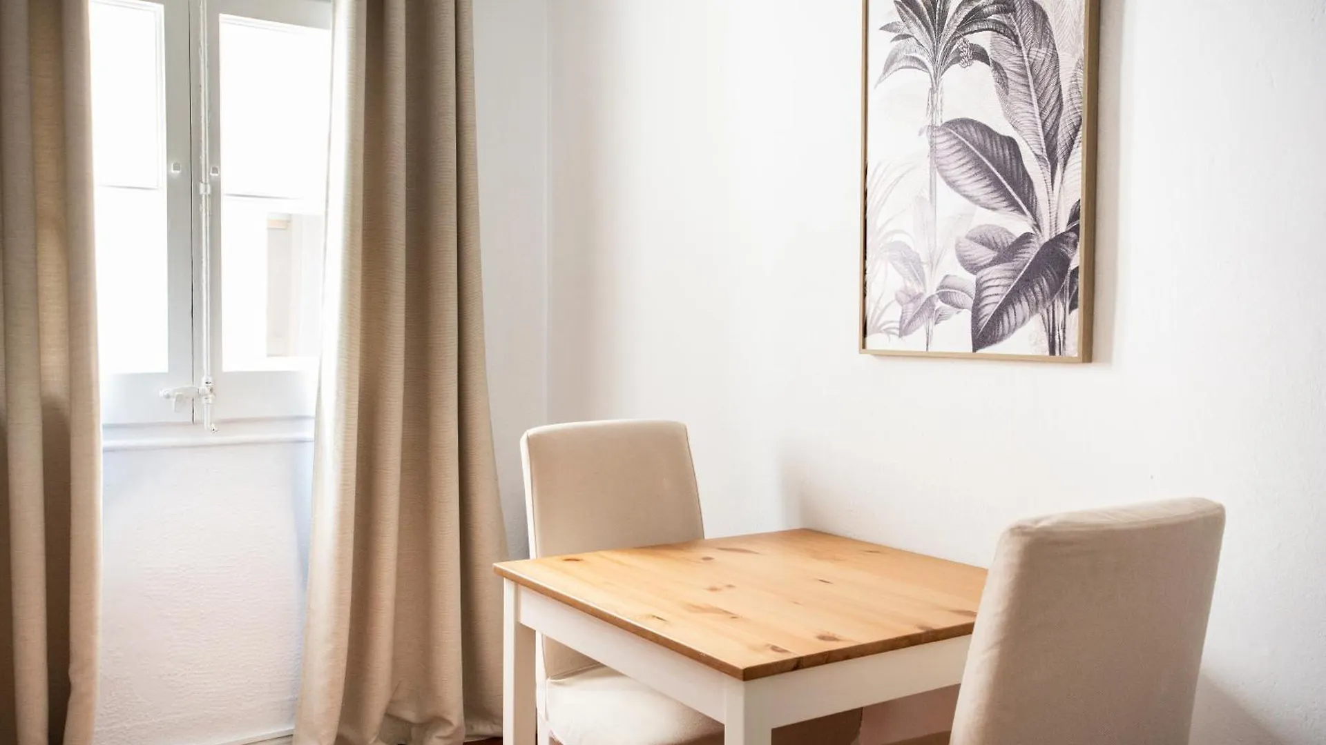 Hostel Sunny Rooms Bcn Barcelona Spain